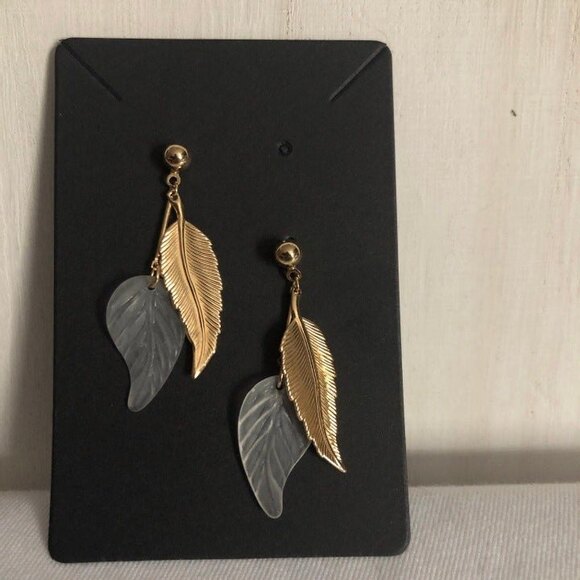 Unique Layered Feather Dangle Pierced Earrings Gold Clear - Picture 1 of 5